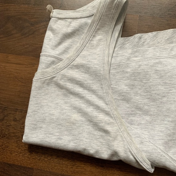 Lululemon To The Point Tank - Picture 9 of 9